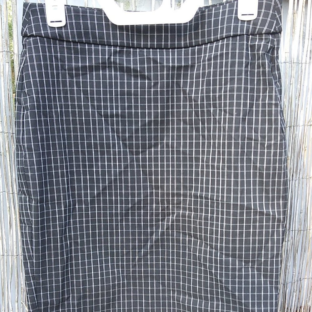 Elle Bl &Wh Pinstripe Straight Pencil Skirt - S